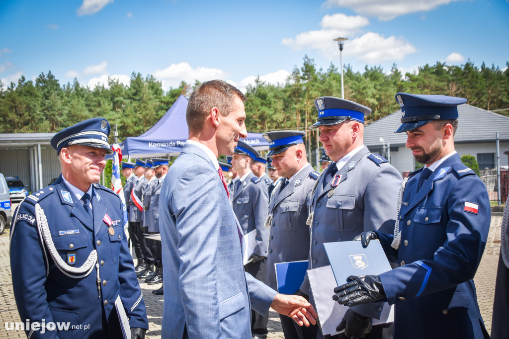Odznaczenia i awanse, czyli obchody Święta Policji w Poddębicach [ZDJĘCIA]