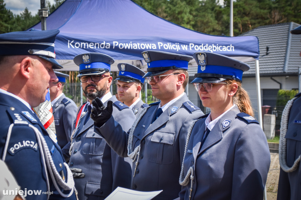 Odznaczenia i awanse, czyli obchody Święta Policji w Poddębicach [ZDJĘCIA]