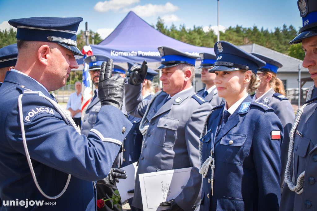 Odznaczenia i awanse, czyli obchody Święta Policji w Poddębicach [ZDJĘCIA]