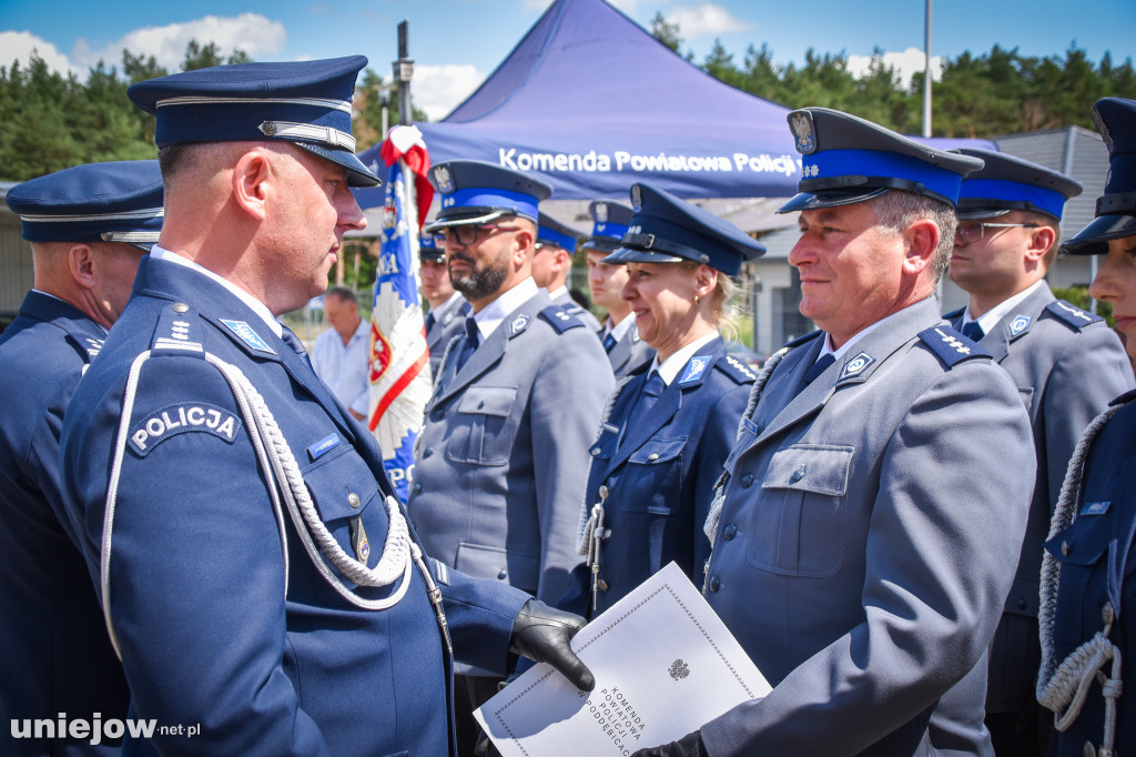 Odznaczenia i awanse, czyli obchody Święta Policji w Poddębicach [ZDJĘCIA]