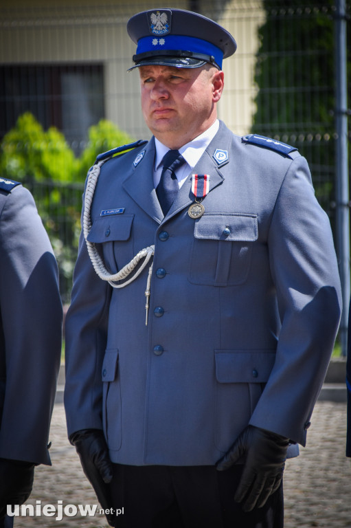Odznaczenia i awanse, czyli obchody Święta Policji w Poddębicach [ZDJĘCIA]