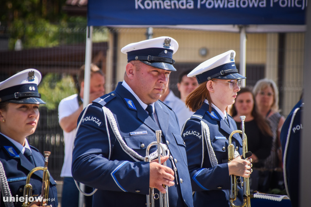 Odznaczenia i awanse, czyli obchody Święta Policji w Poddębicach [ZDJĘCIA]