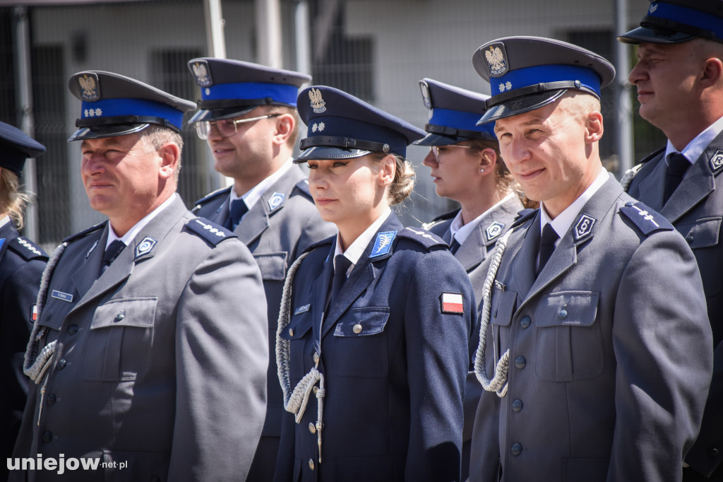 Odznaczenia i awanse, czyli obchody Święta Policji w Poddębicach [ZDJĘCIA]