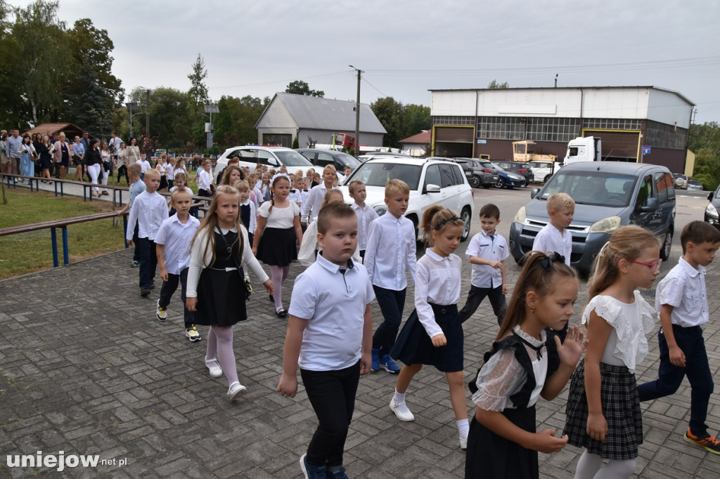 Pierwszaki z Uniejowa już po ślubowaniu