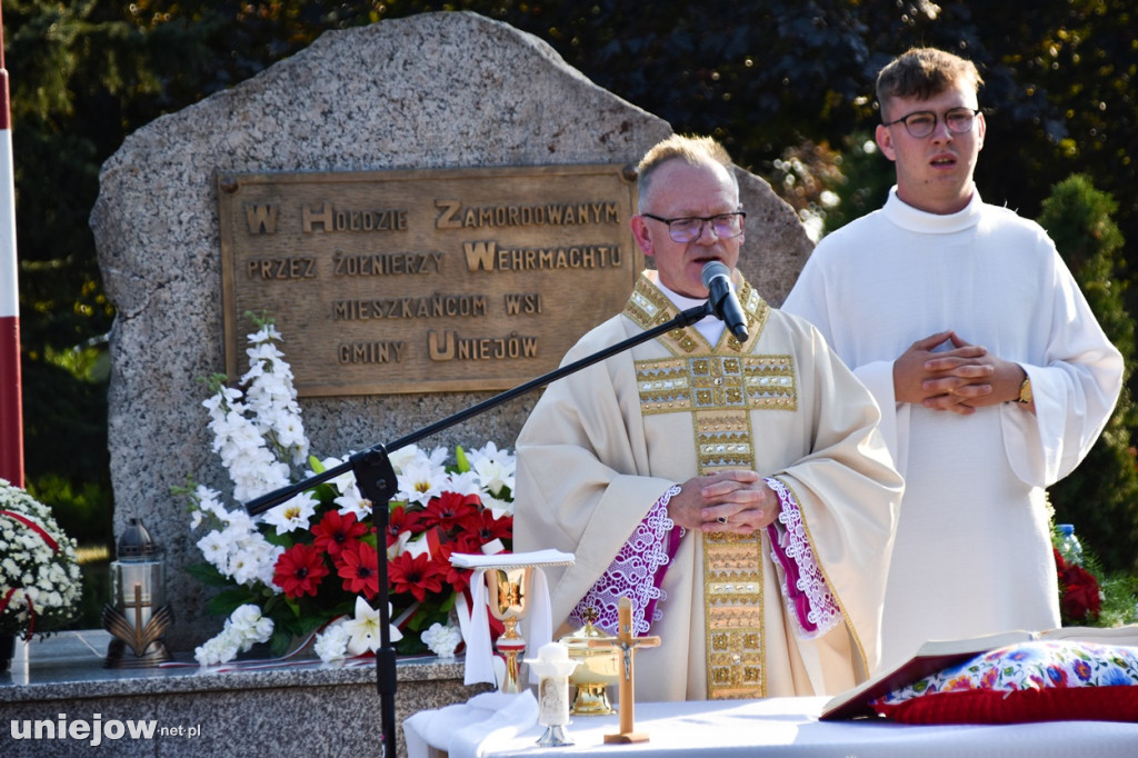 Mieszkańcy wciąż nie zapominają o zbrodni sprzed 85 lat