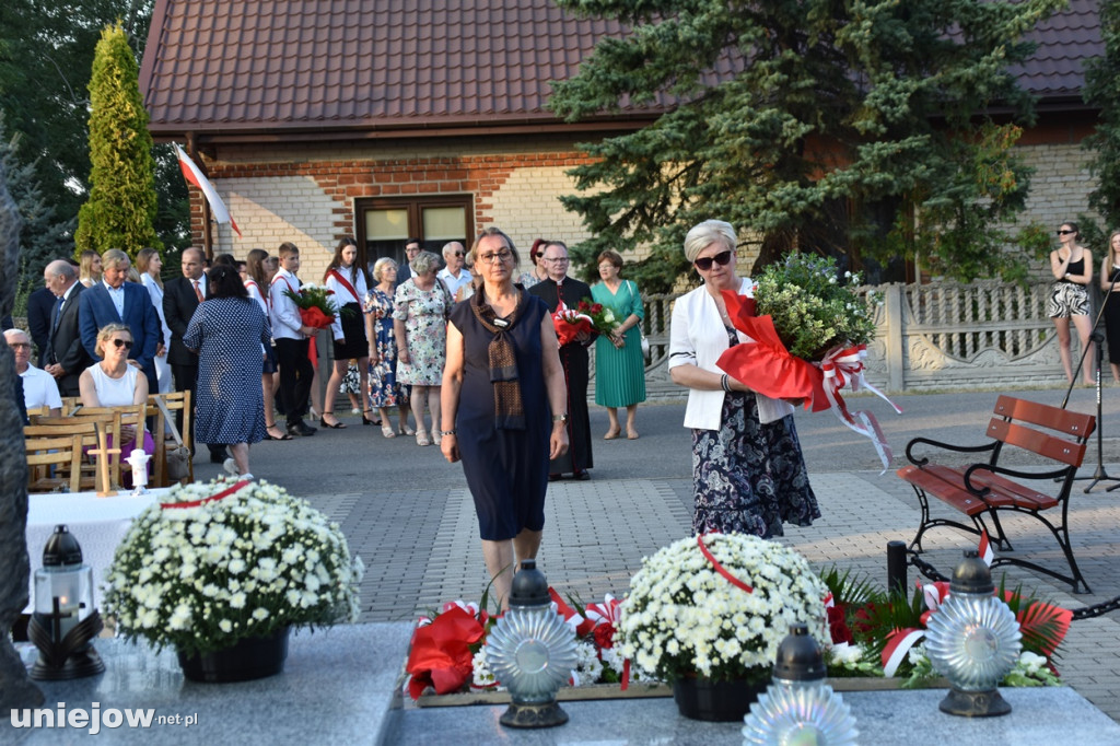 Mieszkańcy wciąż nie zapominają o zbrodni sprzed 85 lat