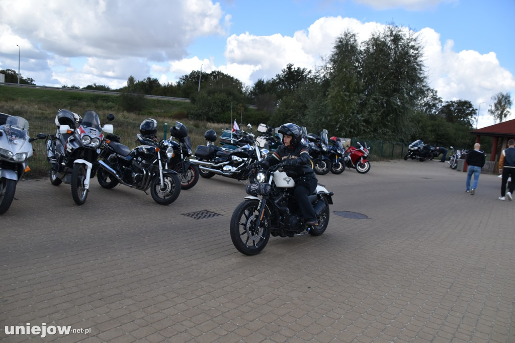 Charytatywne zakończenie sezonu z MotoBanit w Uniejowie