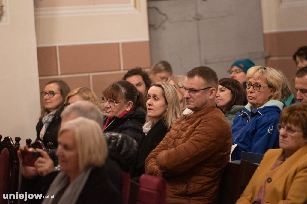 Filmowe przeboje symfonicznie. W kolegiacie zagrał zespół Alla Vienna [FOTO]