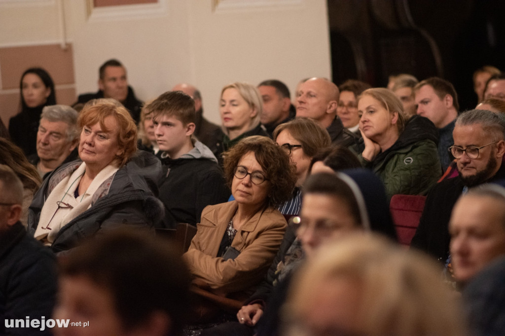 Filmowe przeboje symfonicznie. W kolegiacie zagrał zespół Alla Vienna [FOTO]