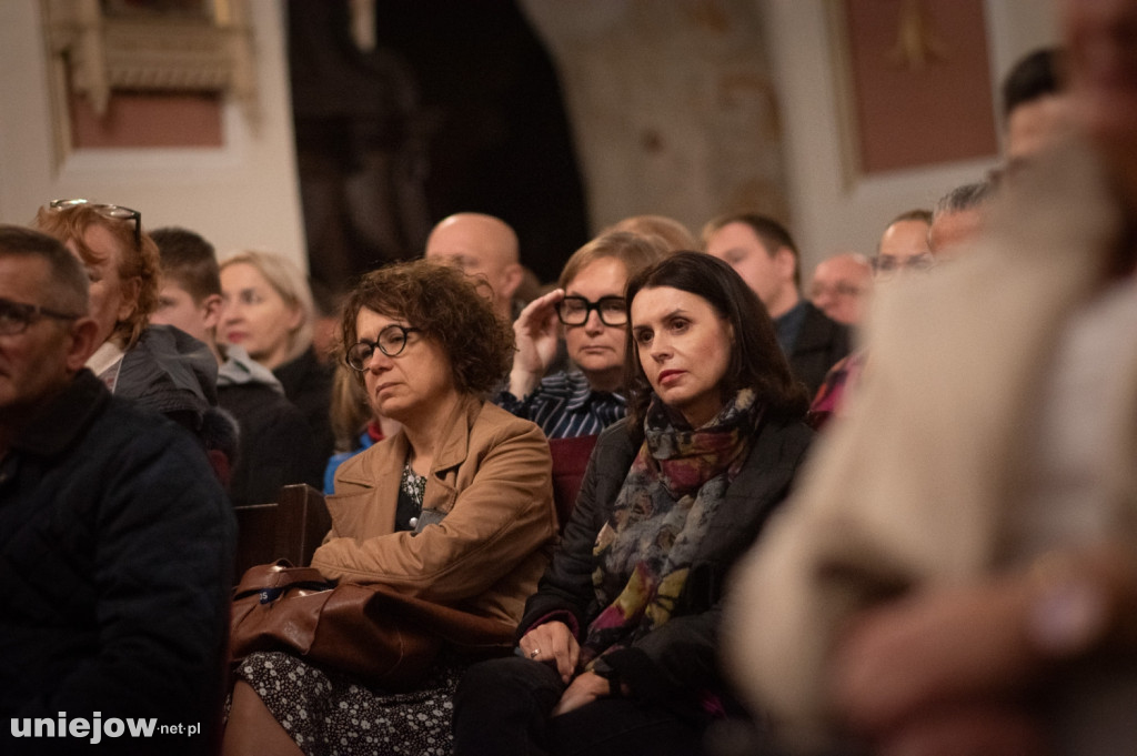 Filmowe przeboje symfonicznie. W kolegiacie zagrał zespół Alla Vienna [FOTO]