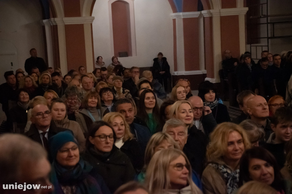 Filmowe przeboje symfonicznie. W kolegiacie zagrał zespół Alla Vienna [FOTO]