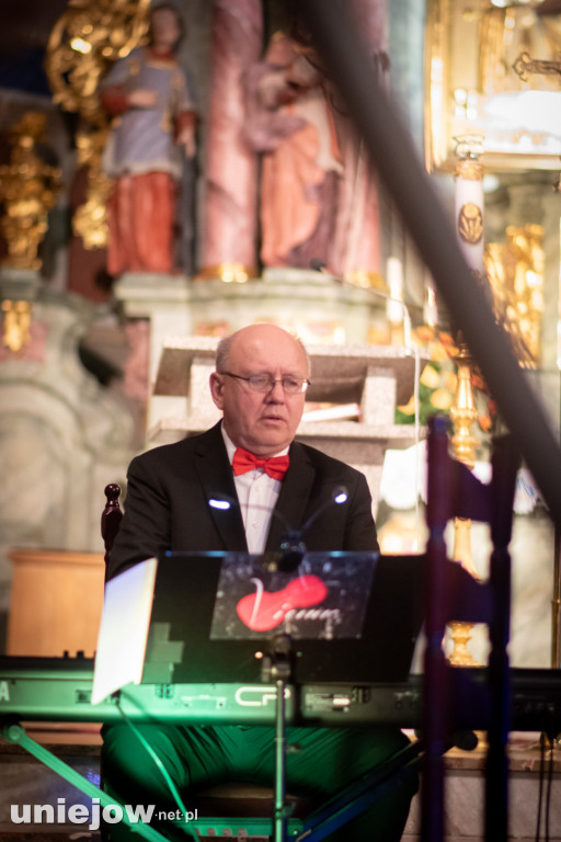 Filmowe przeboje symfonicznie. W kolegiacie zagrał zespół Alla Vienna [FOTO]