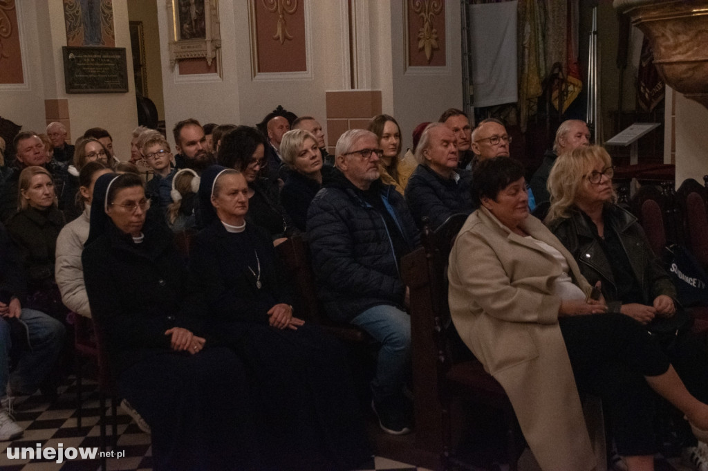 Filmowe przeboje symfonicznie. W kolegiacie zagrał zespół Alla Vienna [FOTO]