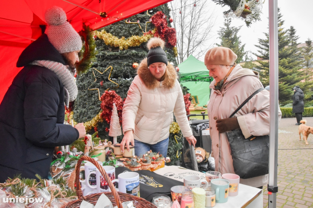 Tak wygląda Jarmark świąteczny 2024 w Uniejowie [ZDJĘCIA]