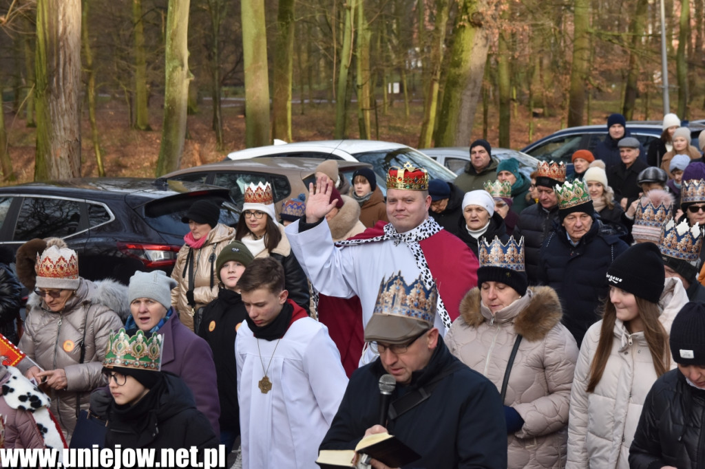 10. Orszak Trzech Króli przeszedł ulicami Uniejowa