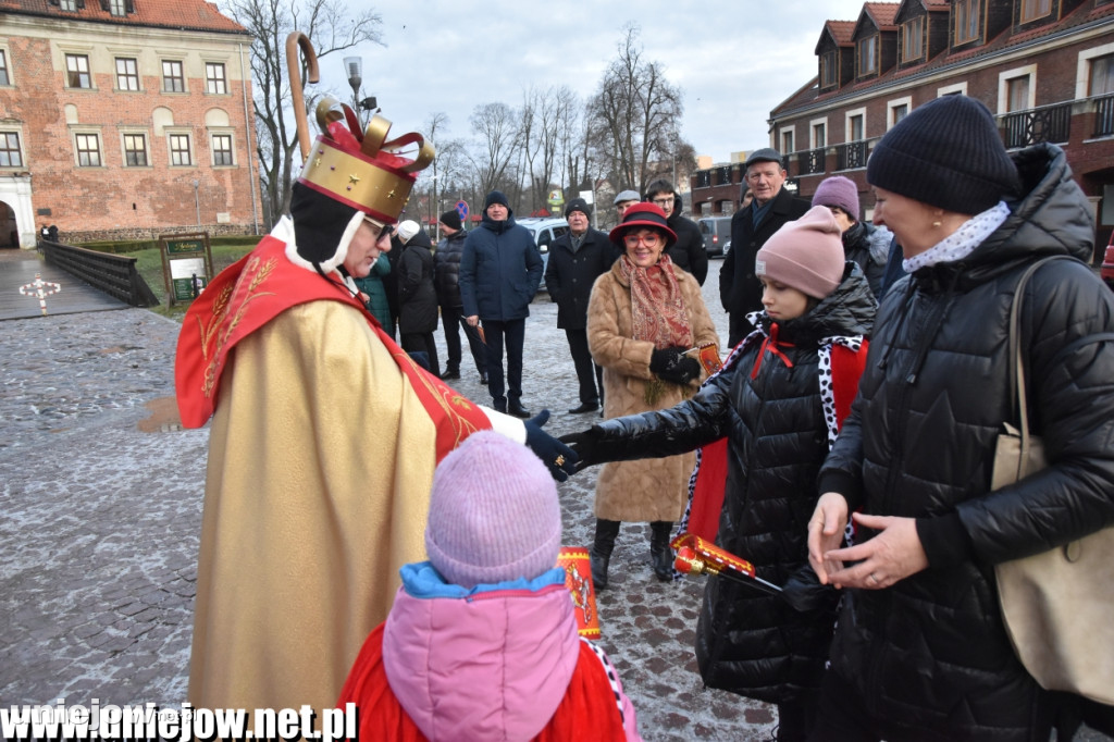 10. Orszak Trzech Króli przeszedł ulicami Uniejowa