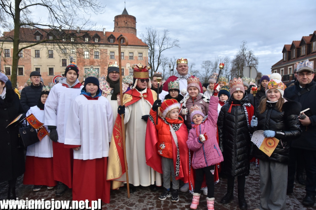 10. Orszak Trzech Króli przeszedł ulicami Uniejowa