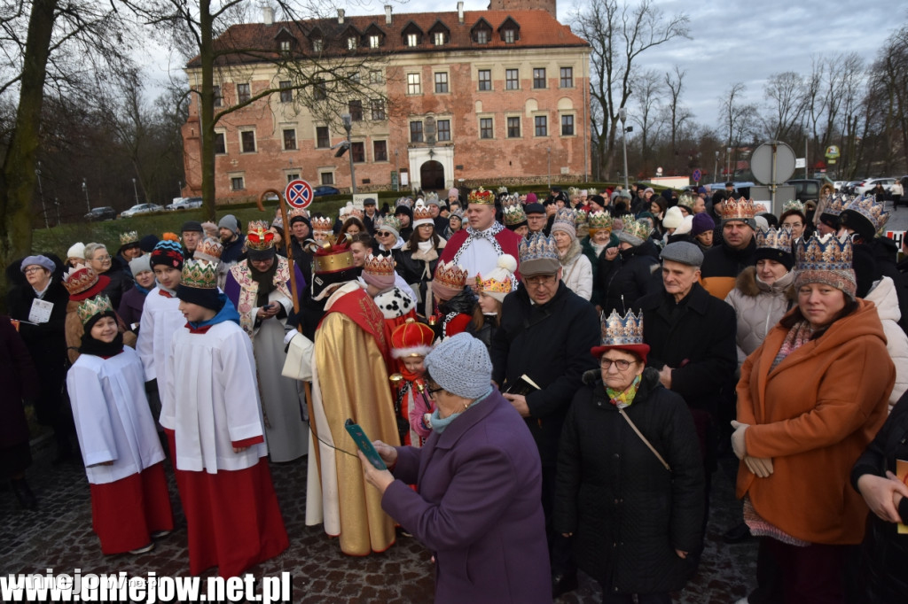 10. Orszak Trzech Króli przeszedł ulicami Uniejowa