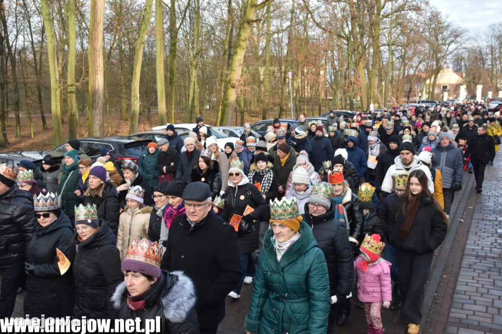 10. Orszak Trzech Króli przeszedł ulicami Uniejowa