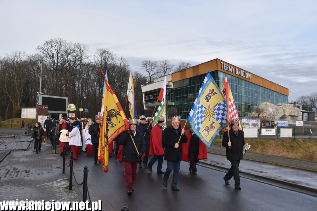 10. Orszak Trzech Króli przeszedł ulicami Uniejowa