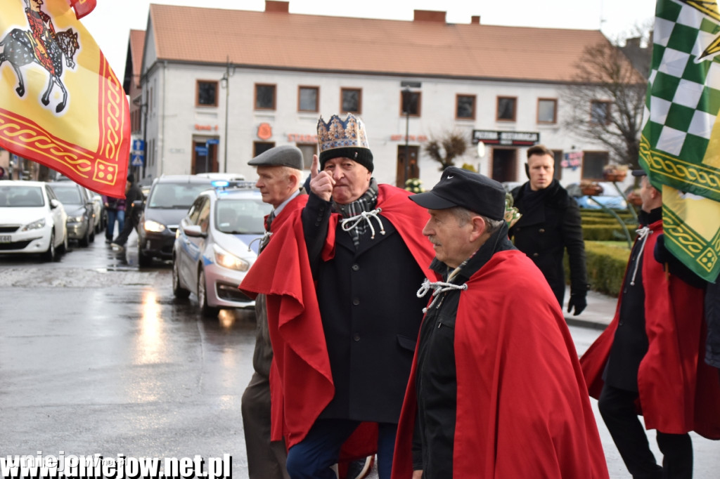 10. Orszak Trzech Króli przeszedł ulicami Uniejowa