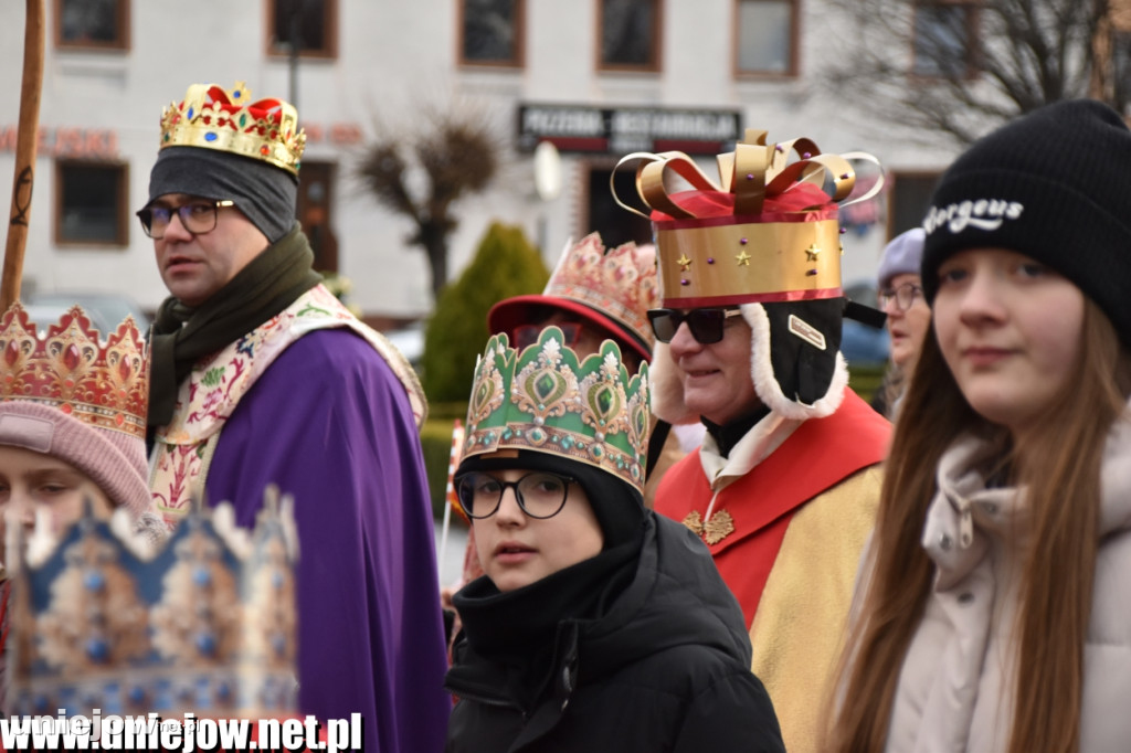 10. Orszak Trzech Króli przeszedł ulicami Uniejowa