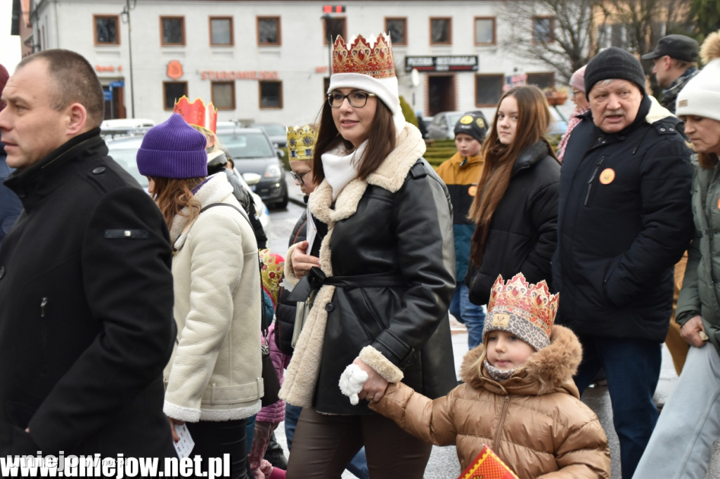 10. Orszak Trzech Króli przeszedł ulicami Uniejowa