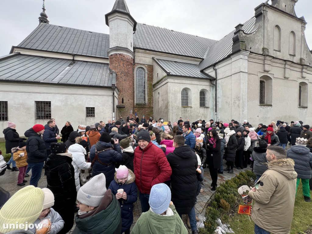 10. Orszak Trzech Króli przeszedł ulicami Uniejowa