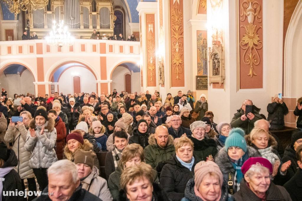 Zespół Na Przekór z Turku i Orkiestra ZHP OSP Uniejów