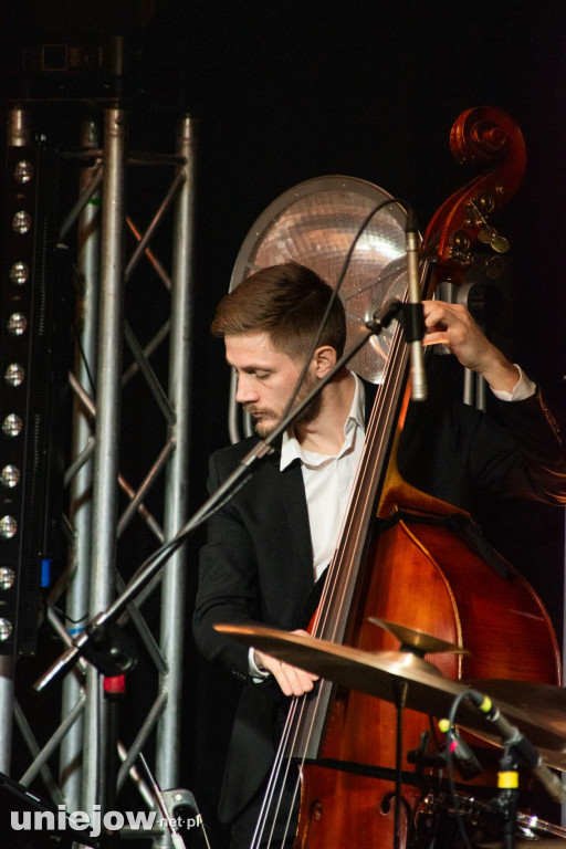 Walentynkowy koncert w Uniejowie. Wystąpili artyści z Teatru Roma