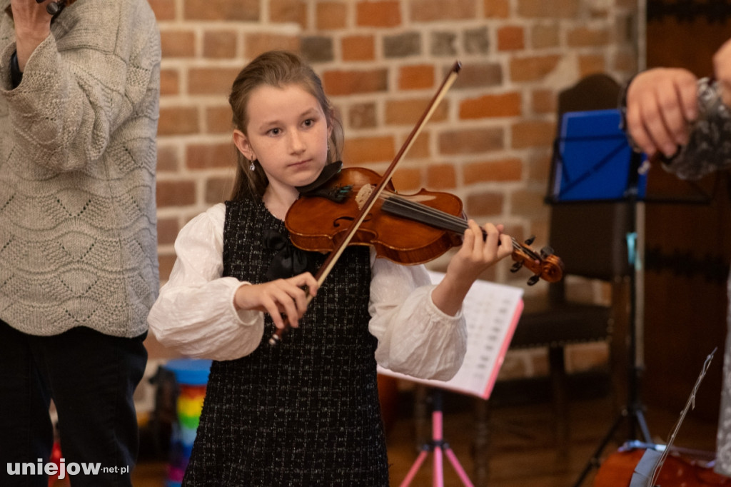 Dzieci Suzuki zagrały koncert w Uniejowie