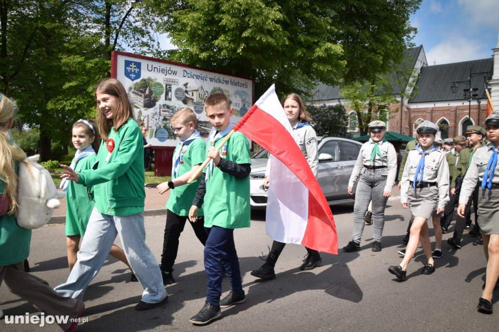 Uniejów uczcił 234. rocznicę Konstytucji 3 Maja [ZDJĘCIA]