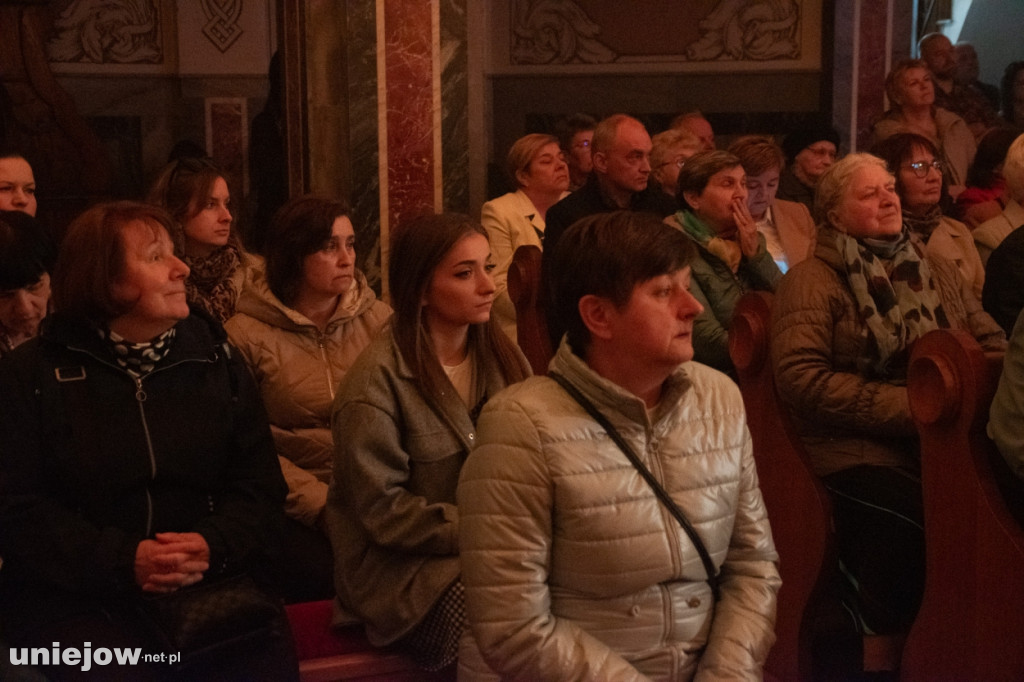 Spycimierz. Uroczyste odsłonięcie kopii Cudownego Obrazu Matki Bożej Jasnogórskiej