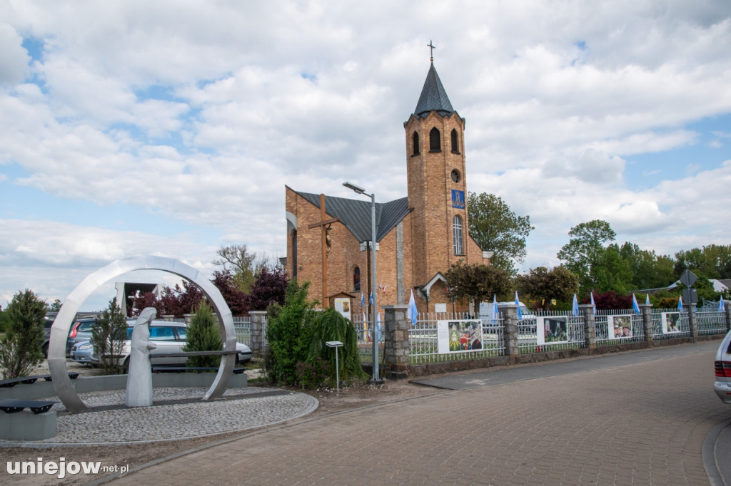 Spycimierz. Uroczyste odsłonięcie kopii Cudownego Obrazu Matki Bożej Jasnogórskiej