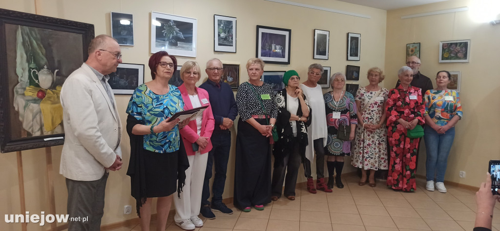 słuchacze uniejowskiego UTW otworzyli wystawę