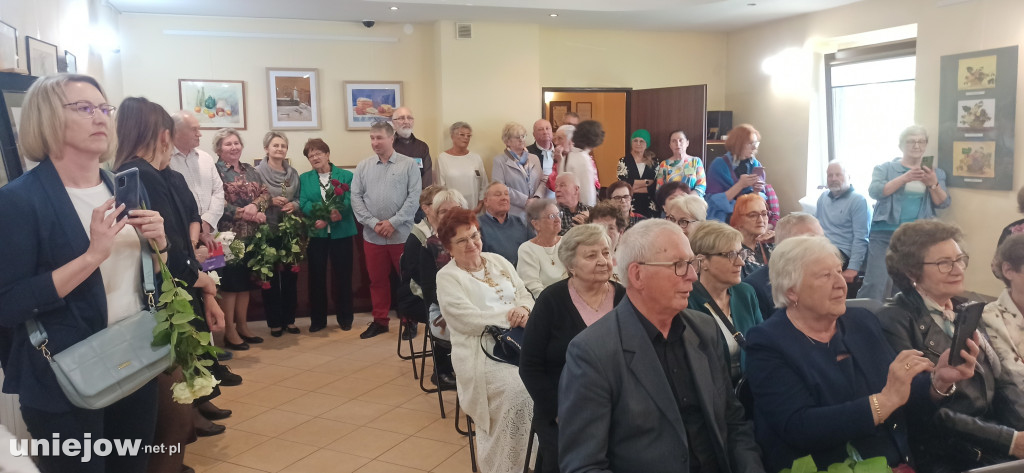 słuchacze uniejowskiego UTW otworzyli wystawę