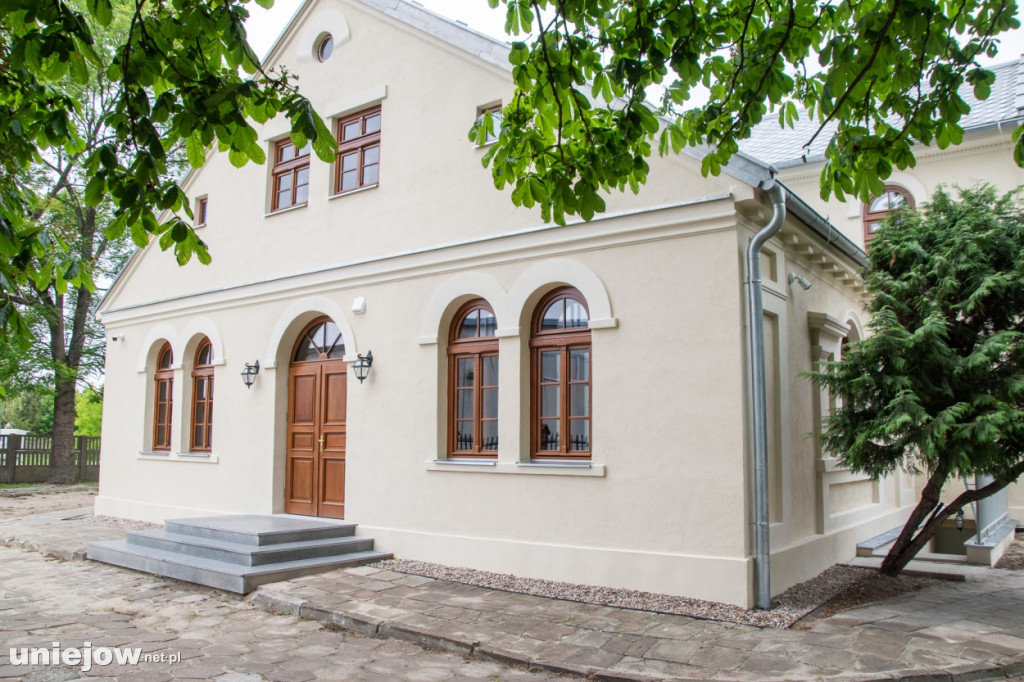 Remont zabytkowego dworku zakończony.