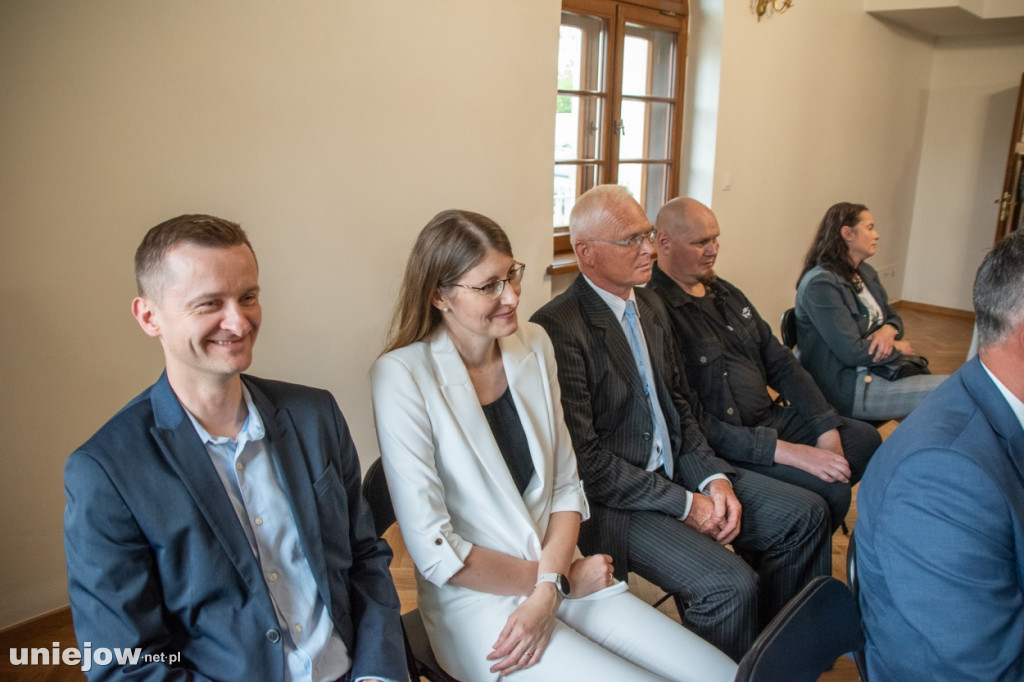Remont zabytkowego dworku zakończony.