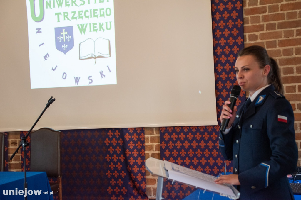 Trubadur wystąpił na zakończeniu roku akademickiego uniejowskiego UTW