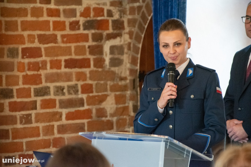 Trubadur wystąpił na zakończeniu roku akademickiego uniejowskiego UTW