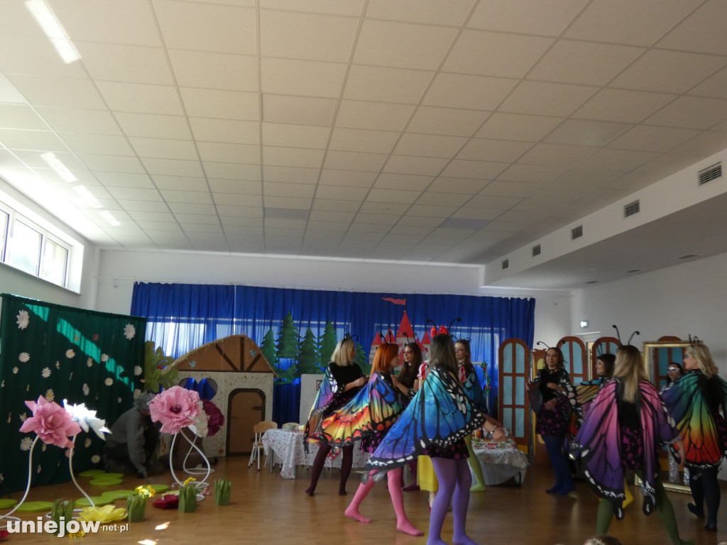 W Miejskim Przedszkolu w Uniejowie rodzice wystąpili w „ Królewnie Śnieżce i siedmiu krasnoludkach\