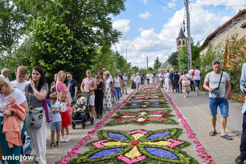 Boże Ciało 2025 przyciągnęło tysiące pielgrzymów i turystów