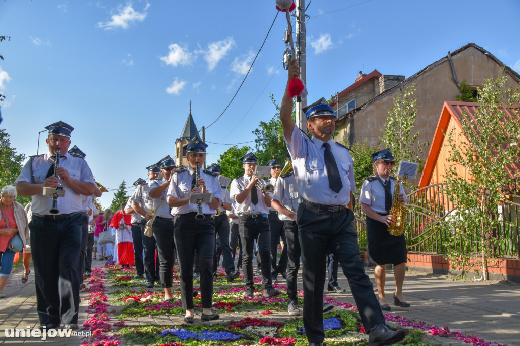 Boże Ciało 2025 przyciągnęło tysiące pielgrzymów i turystów