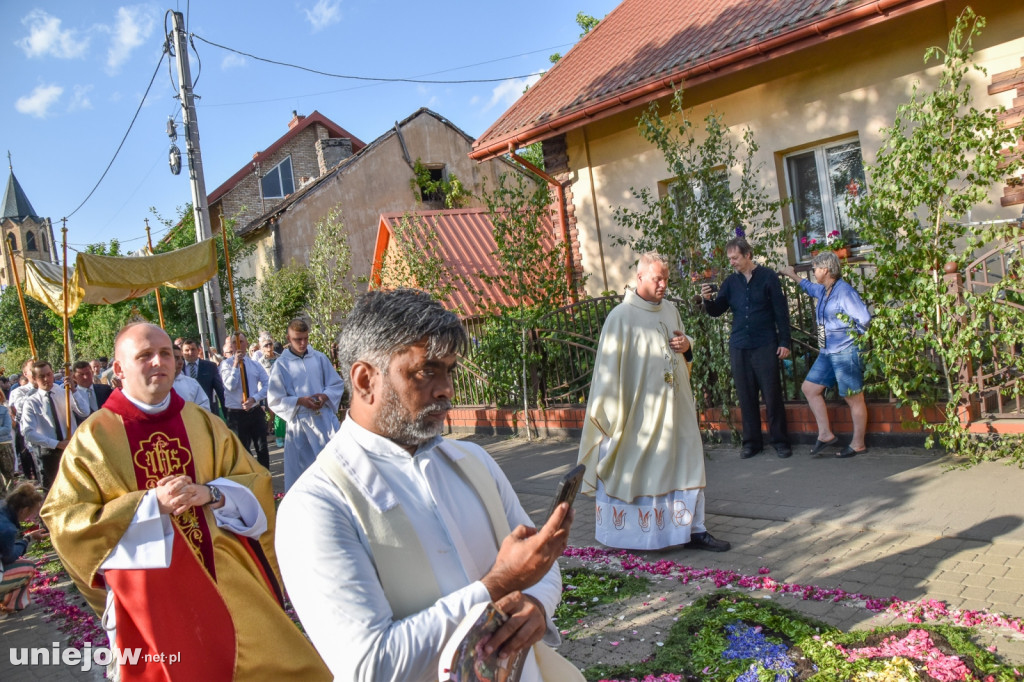Boże Ciało 2025 przyciągnęło tysiące pielgrzymów i turystów