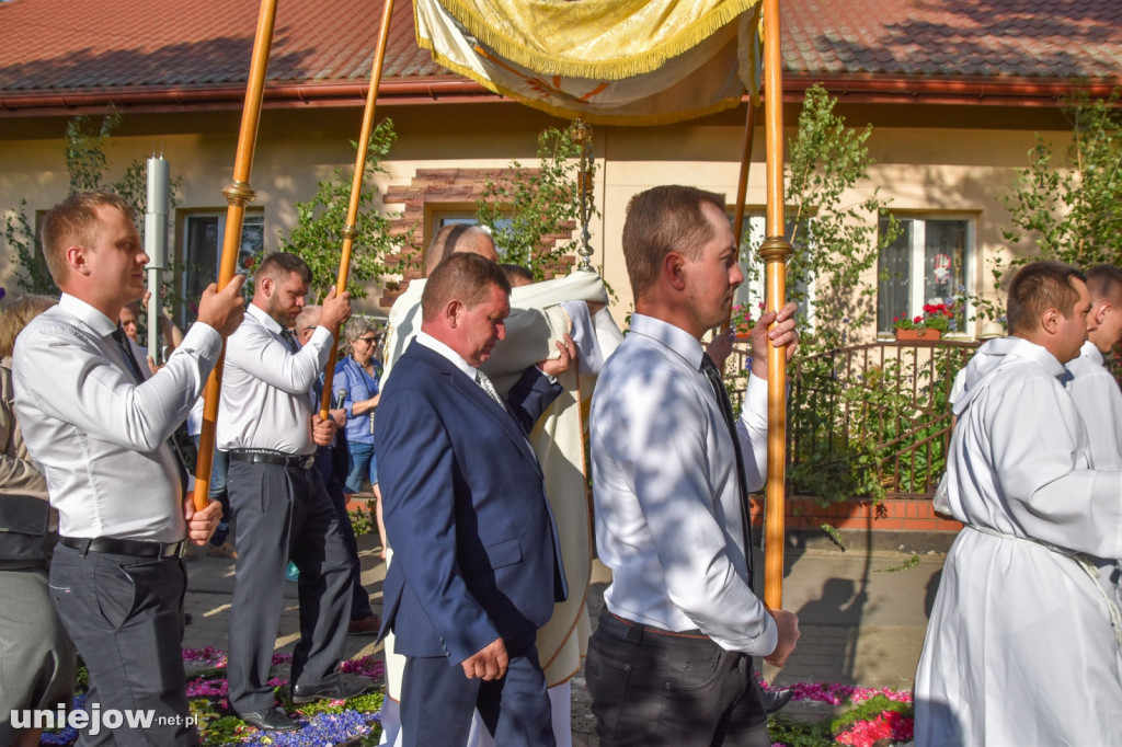 Boże Ciało 2025 przyciągnęło tysiące pielgrzymów i turystów