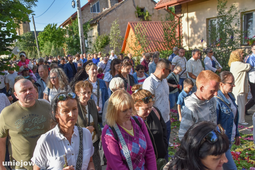 Boże Ciało 2025 przyciągnęło tysiące pielgrzymów i turystów