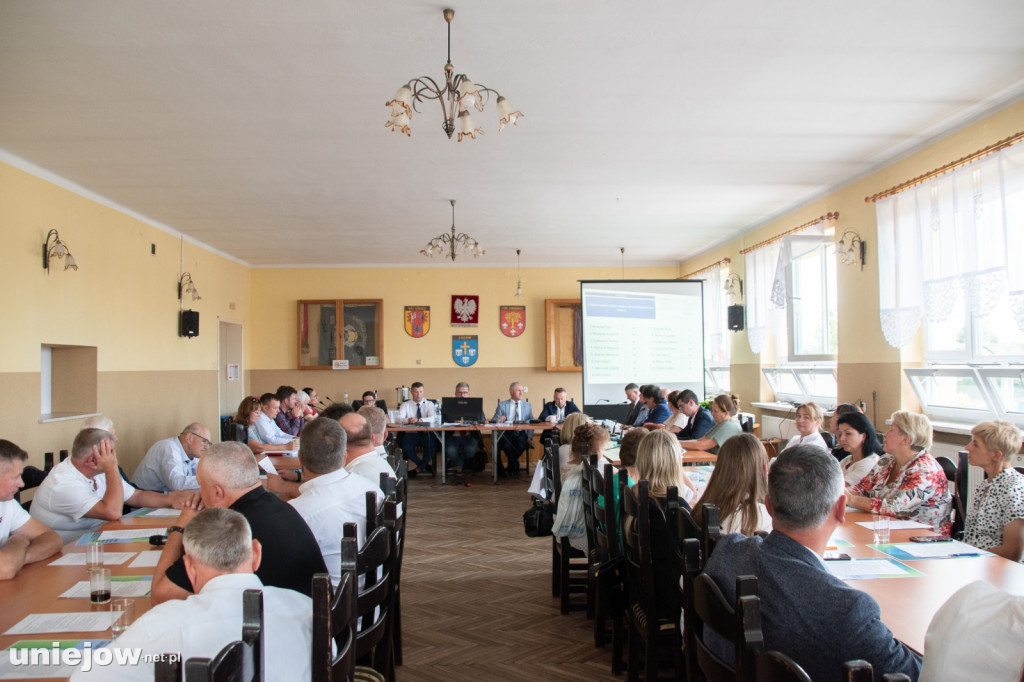 Burmistrz Uniejowa z votum zaufania i absolutorium za 2024 rok