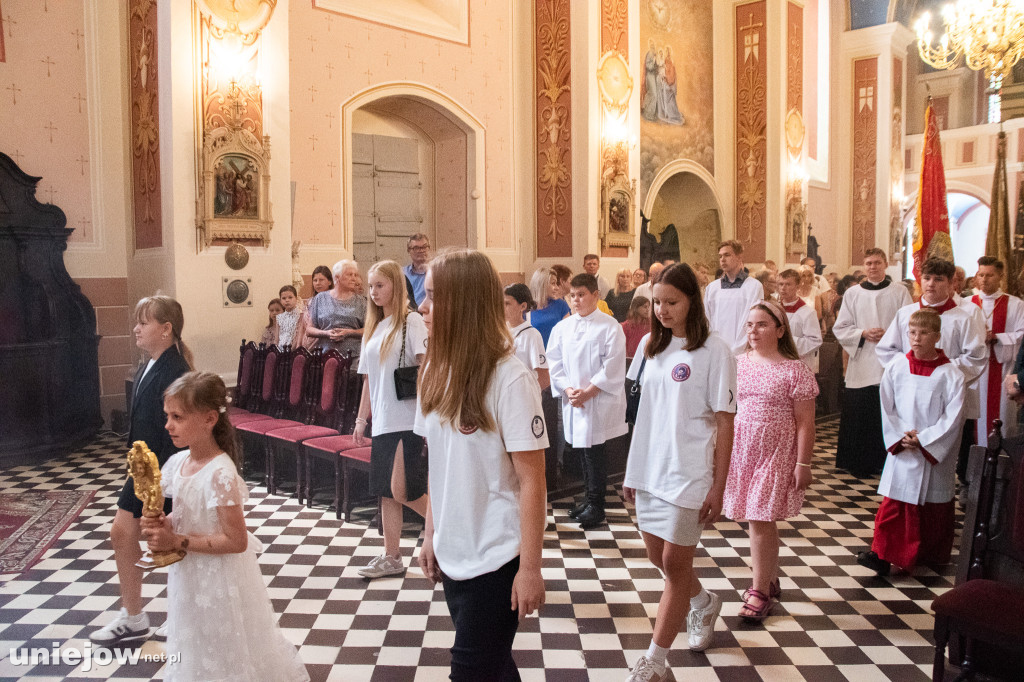 Relikwie błogosławionego Carlo Acutisa wprowadzono do bazyliki w Uniejowie