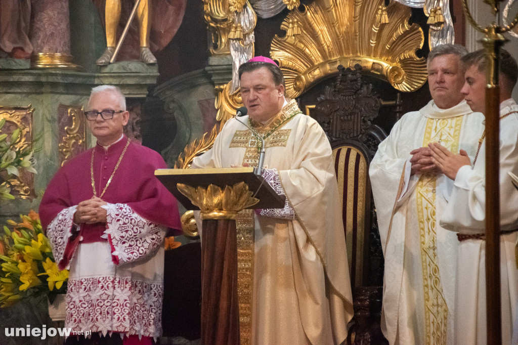 Relikwie błogosławionego Carlo Acutisa wprowadzono do bazyliki w Uniejowie