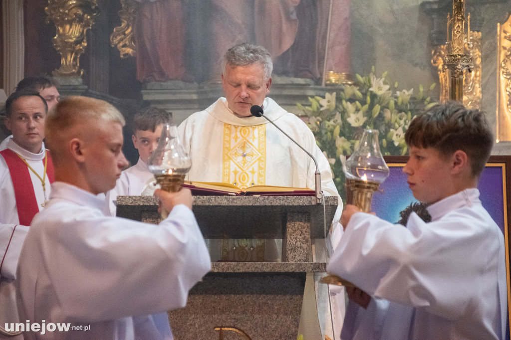 Relikwie błogosławionego Carlo Acutisa wprowadzono do bazyliki w Uniejowie